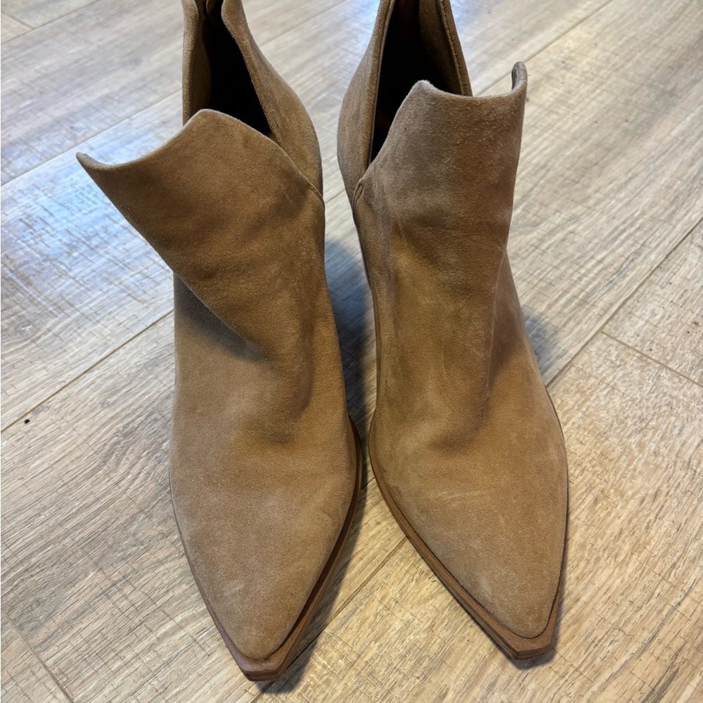 Steve Madden Camryn Suede Pointed Toe Ankle Boots in Light Brown